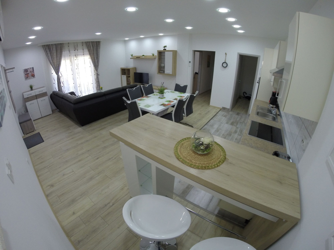 Others 5, Apartments Viki, Trogir