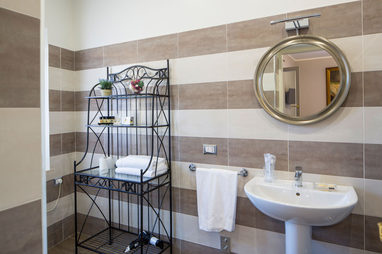Bathroom 4, Palazzo Rotati, Pesaro E Urbino