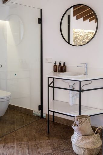 Bathroom 4, Curolla Petit Hotel, Baleares