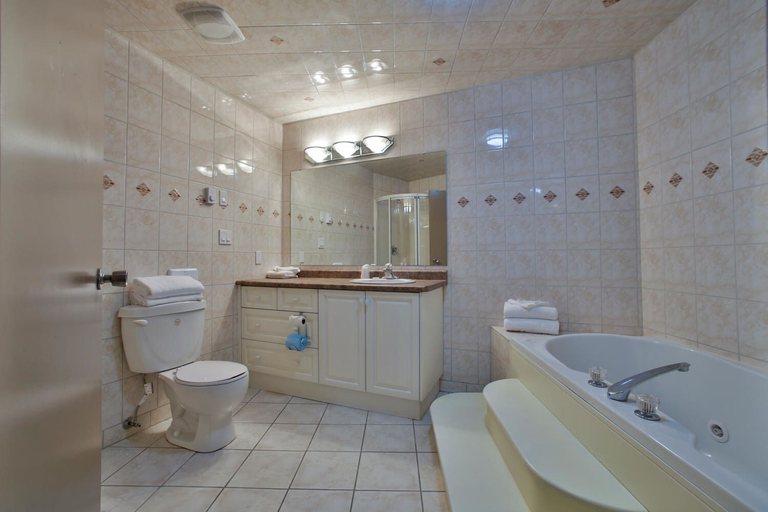 Bathroom 3, King Hotel, Perth
