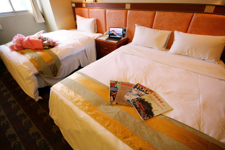 Bedroom 1, Wang Fu Hotel, Miaoli
