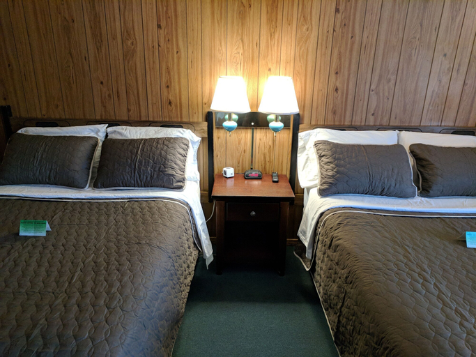Bedroom 4, Lakeview Motel, Kern