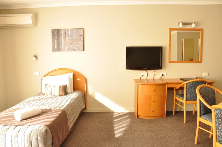 Bedroom 2, Chittaway Motel, Wyong - South and West