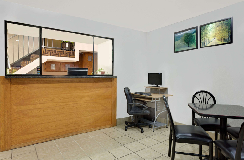 Others 5, Super 8 by Wyndham Waynesboro, Waynesboro