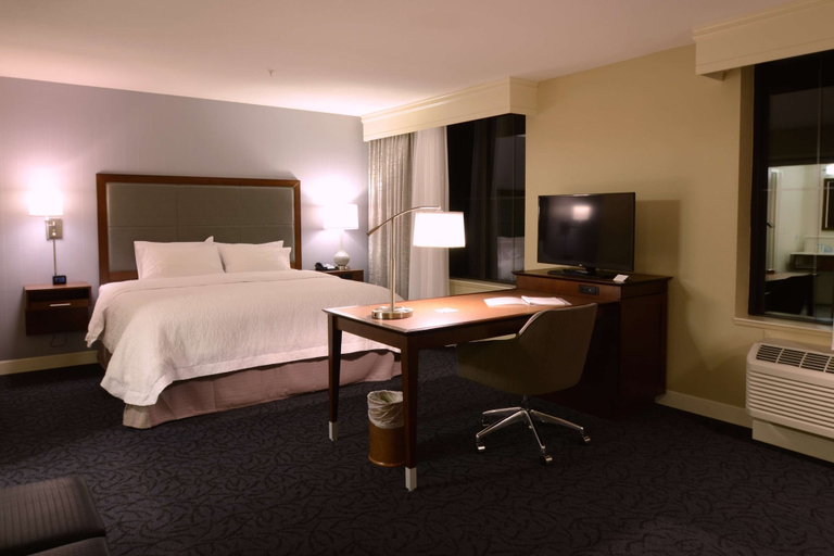 Bedroom 3, Hampton Inn & Suites Cazenovia, Madison