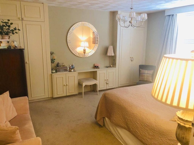 Bedroom 2, Ilkley Central One Apartment, Bradford