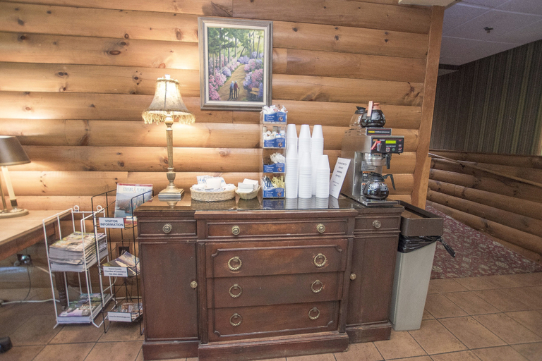 Food & Drinks 5, Lake Chatuge Lodge, Towns
