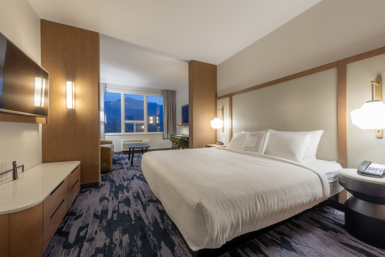 Bedroom 2, Fairfield Inn & Suites by Marriott Revelstoke, Columbia-Shuswap