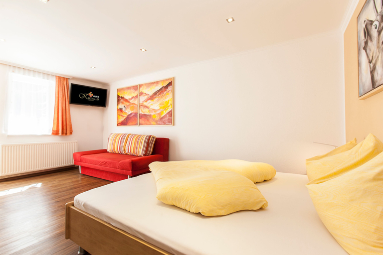 Bedroom 3, Gästehaus Kartnaller, Innsbruck Land
