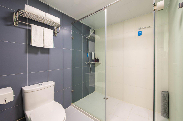 Bathroom 3, Hanting Hotel Dalian Economic and Technological Zone Wanda Plaza, Dalian