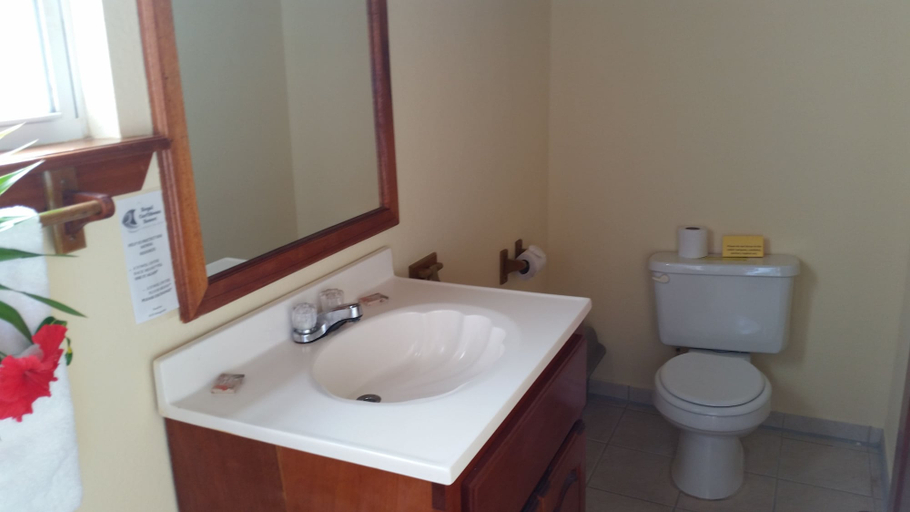 Bathroom 5, Royal Caribbean Resort
