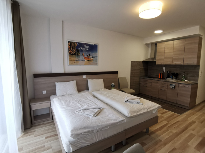 Bedroom 2, Corvin Holiday Apartment Hotel, Budapesti