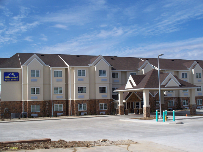Exterior & Views 2, Microtel Inn & Suites by Wyndham Quincy Downtown/River Area, Adams
