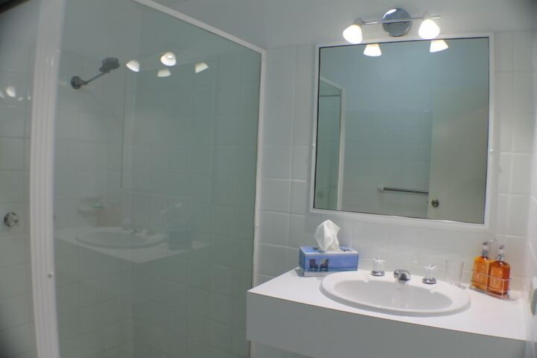 Bathroom 4, Bay and Basin, Shoalhaven - Pt B