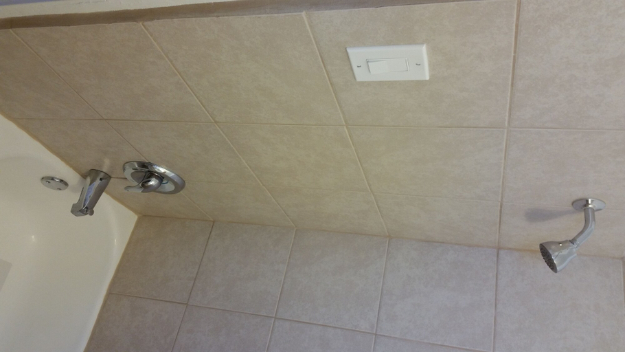 Bathroom 4, Tri-State Inn, Mohave
