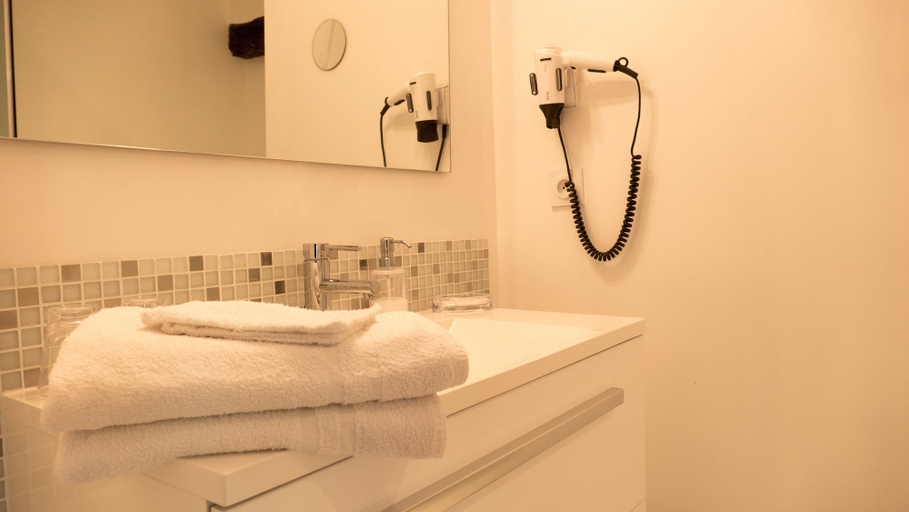 Bathroom 5, La Maison PERIOT, Calvados