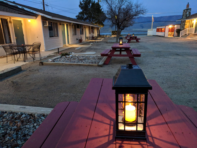 Others 1, Lakeview Motel, Kern