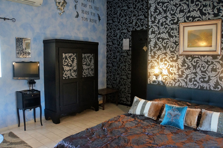 Bedroom 3, Hotel le Manoir du Raveyron, Ardèche