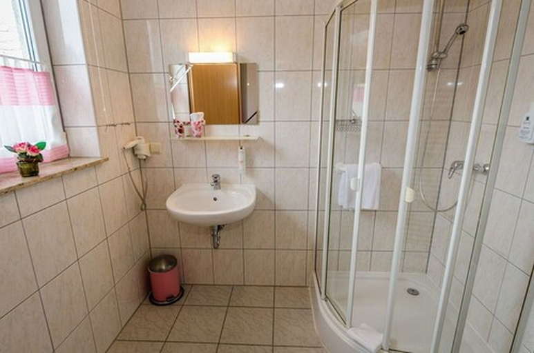 Bathroom 5, Hotel Rosenhof, Gifhorn
