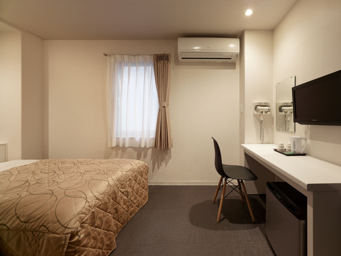 Bedroom 2, Hotel New Touhoku, Taitō