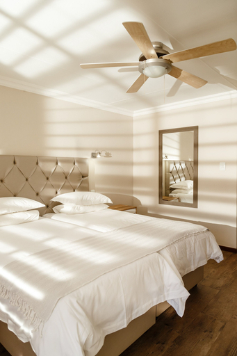 Bedroom 3, Loerie Guest Lodge, Eden