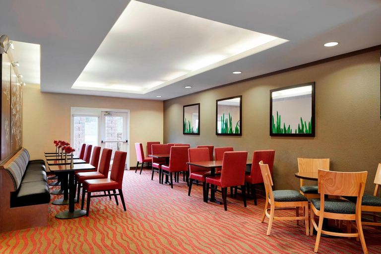 Food & Drinks 5, TownePlace Suites Harrisburg Hershey, Dauphin