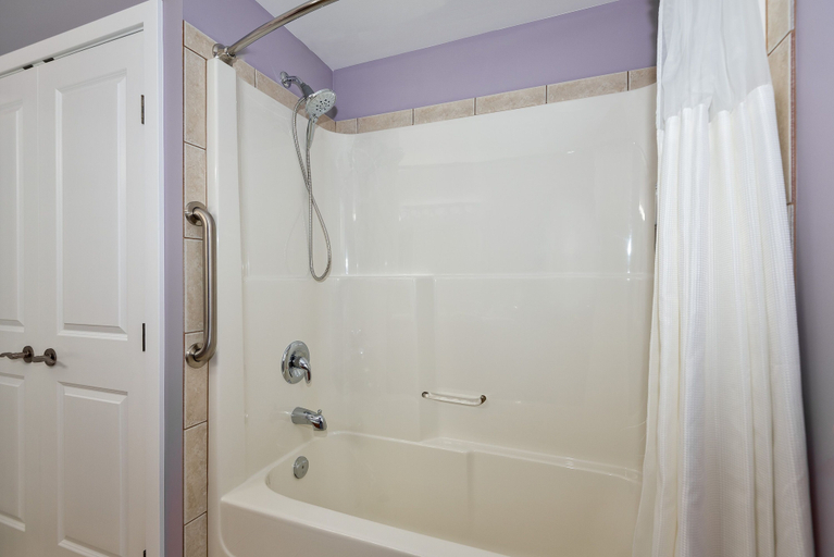 Bathroom 4, Adela's Bed and Breakfast, Central Okanagan