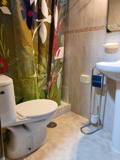 Bathroom 2, Low Cost Room Plaza de Hierro I, Las Palmas