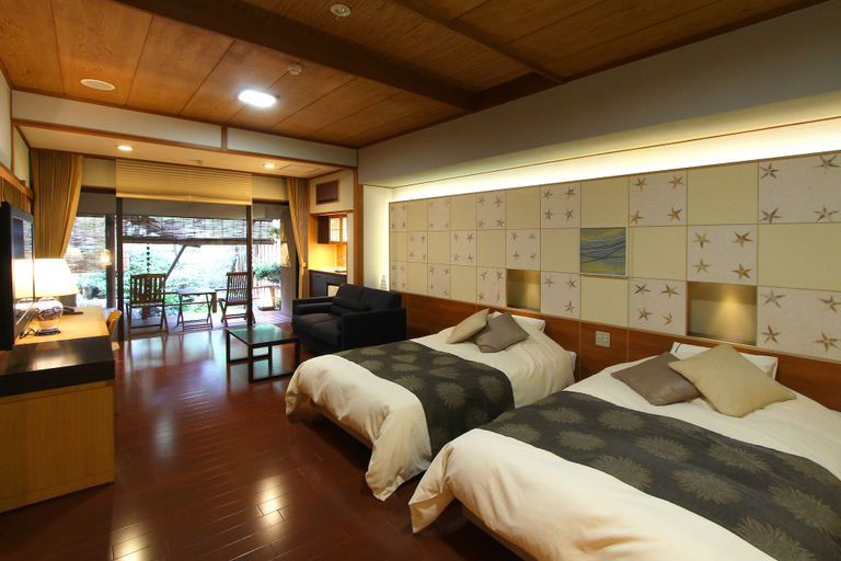 Bedroom 4, Grandia Housen, Awara