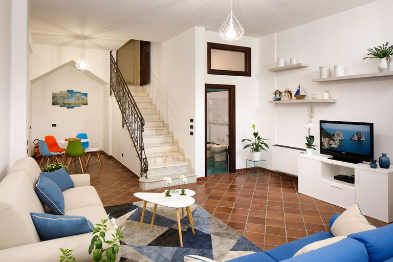 Others 5, Villa Lia, Napoli