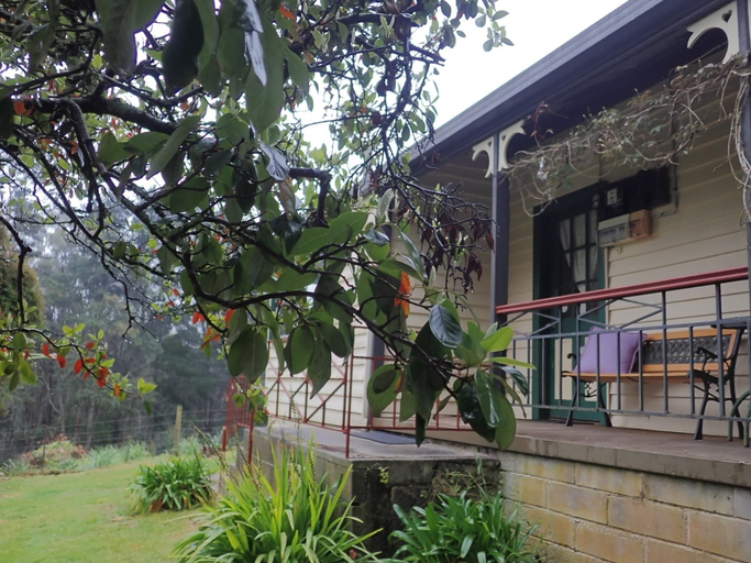 Others 4, Glenbrook House and Cottage, Central Coast - Pt A