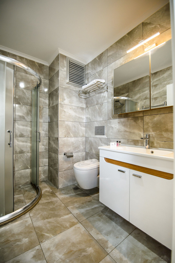 Bathroom 4, White House Hotel, Merkez
