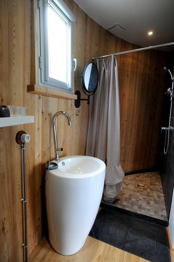 Bathroom 5, Coup 2 Foudres, Gironde