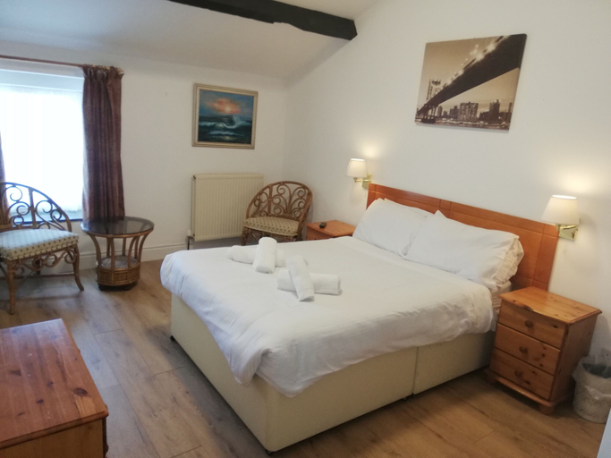 Bedroom 3, Hotel Port Dinorwic, Gwynedd