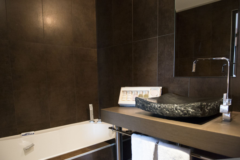 Bathroom 5, Domaine des Lys, Loire-Atlantique