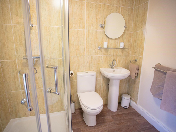 Bathroom 3, Harewood End Inn, Herefordshire