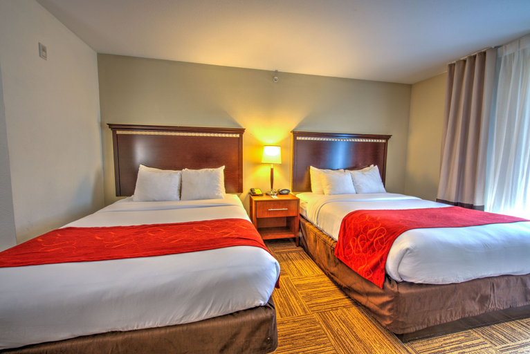 Bedroom 4, Comfort Suites Urbana Champaign, University Area, Champaign