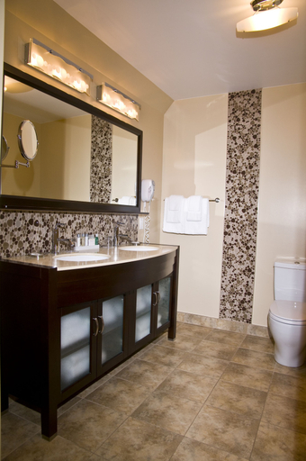 Bathroom 5, Best Western Plus Nor'wester Hotel & Conference Centre, Thunder Bay