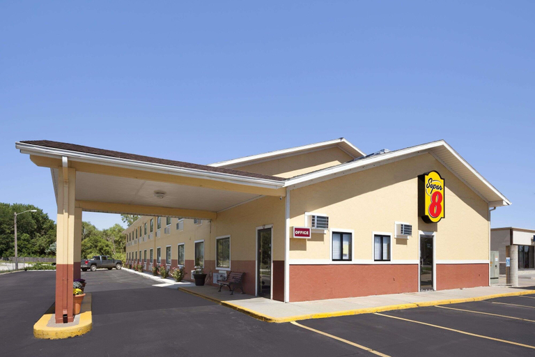 Exterior & Views 2, Super 8 by Wyndham Fremont NE, Dodge