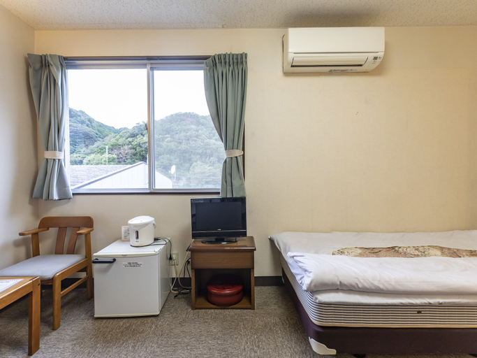 Bedroom 2, Arafune Resort, Kushimoto