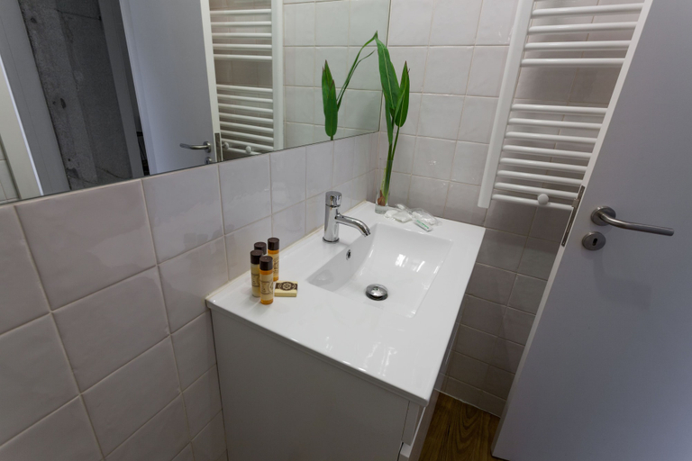 Bathroom 3, City View - Santa Catarina, Porto