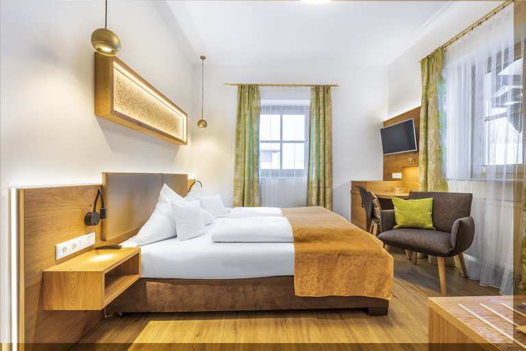 Bedroom 3, Hotel Rösslwirt, Cham