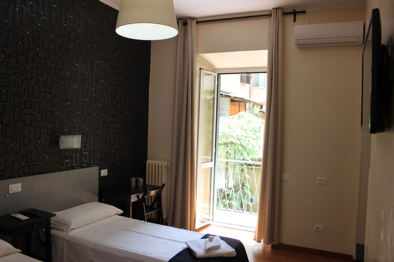 Bedroom 4, The Place in Rome, Rome