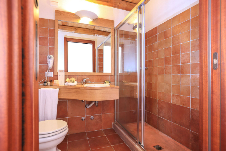 Bathroom 5, Alghero Resort Country Hotel, Sassari