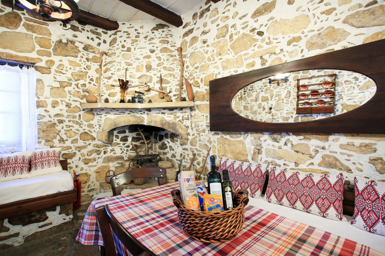 Food & Drinks 5, Villa Lithos, Faistos
