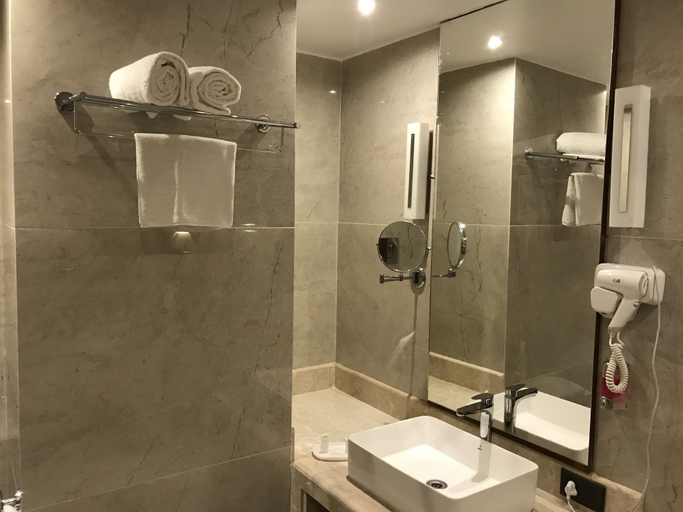 Bathroom 5, The Royal Melange Beacon, Ajmer