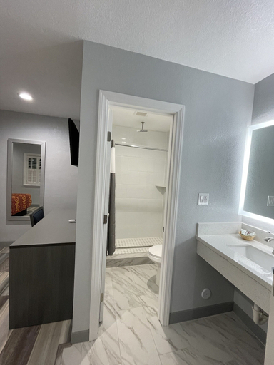 Bathroom 2, Casa Bell Motel, Los Angeles