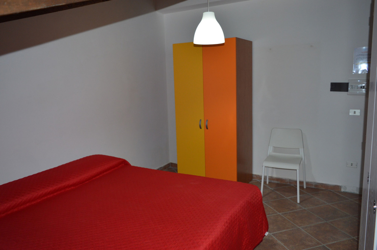 Bedroom 2, B&B Don Peppe, Salerno