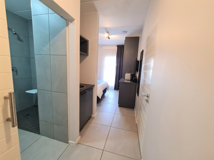 Bathroom 4, MINT Express Melrose View, City of Johannesburg