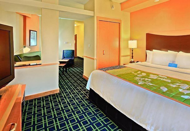 Bedroom 4, Fairfield Inn & Suites by Marriott Harrisburg West, York